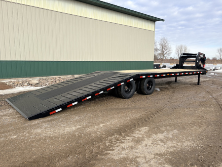 New 2026 34' PJ GN Low-Pro Dually Hyd Dove Flatbed Trailer