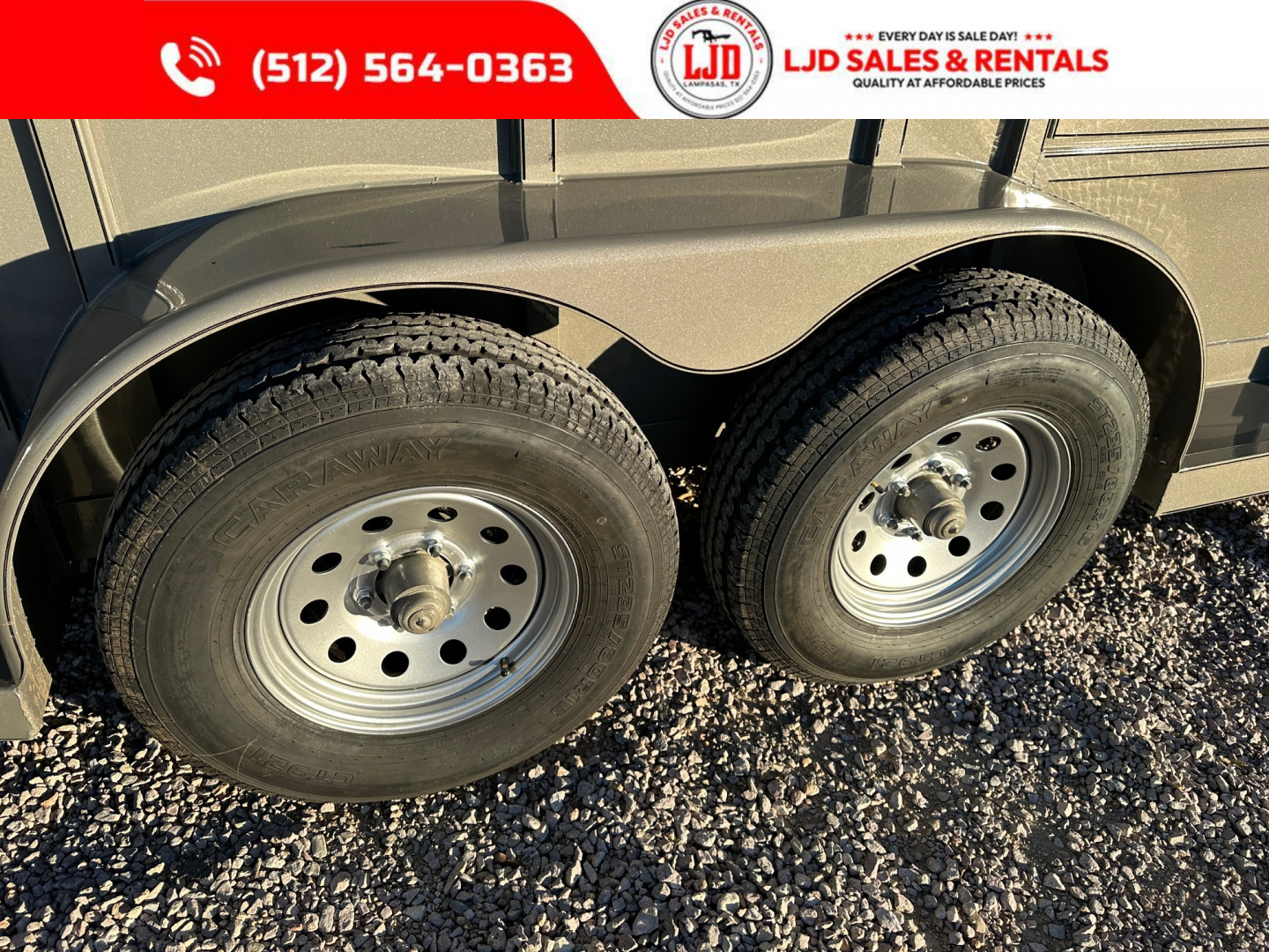 New 2026 CALICO - 18' Exotic Game Trailer -9 Stalls - Bi Folds -