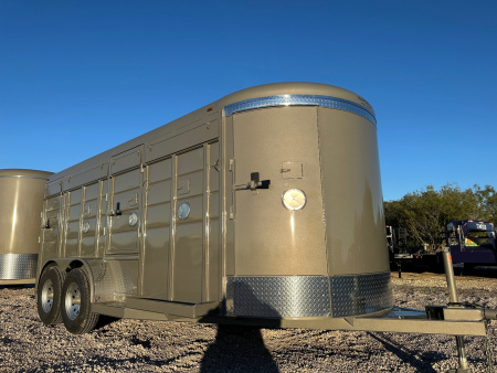 New 2026 CALICO - 18' Exotic Game Trailer -9 Stalls - Bi Folds -