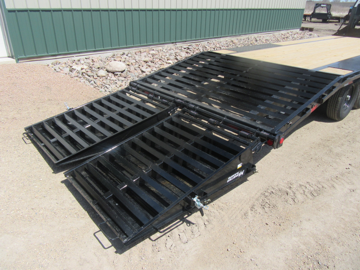 New 2026 28' 14k PJ Low Pro Gooseneck Flatbed Trailer