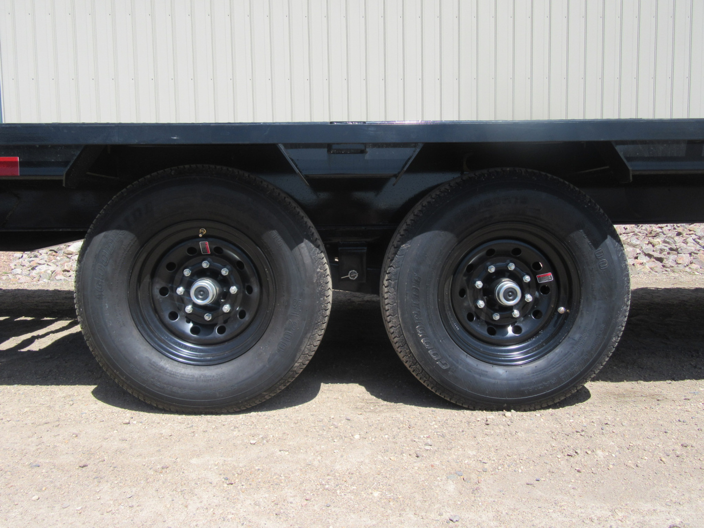 New 2026 28' 14k PJ Low Pro Gooseneck Flatbed Trailer