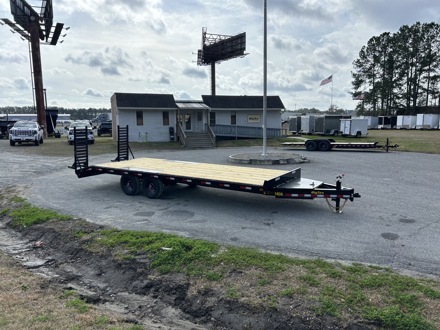 New 2026 Big Tex Trailers 14OA Deckover Trailer, 8.5' x 21ft Deck+3ft Dovetail=24ft ) #11,220 Payload
