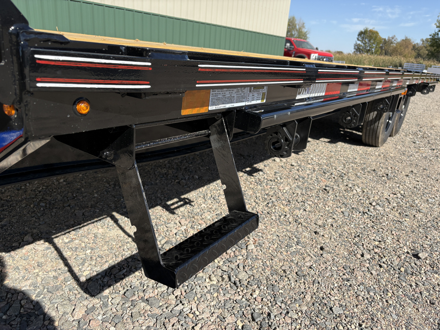 New 2026 24' 14k Diamond C Deckover Trailer