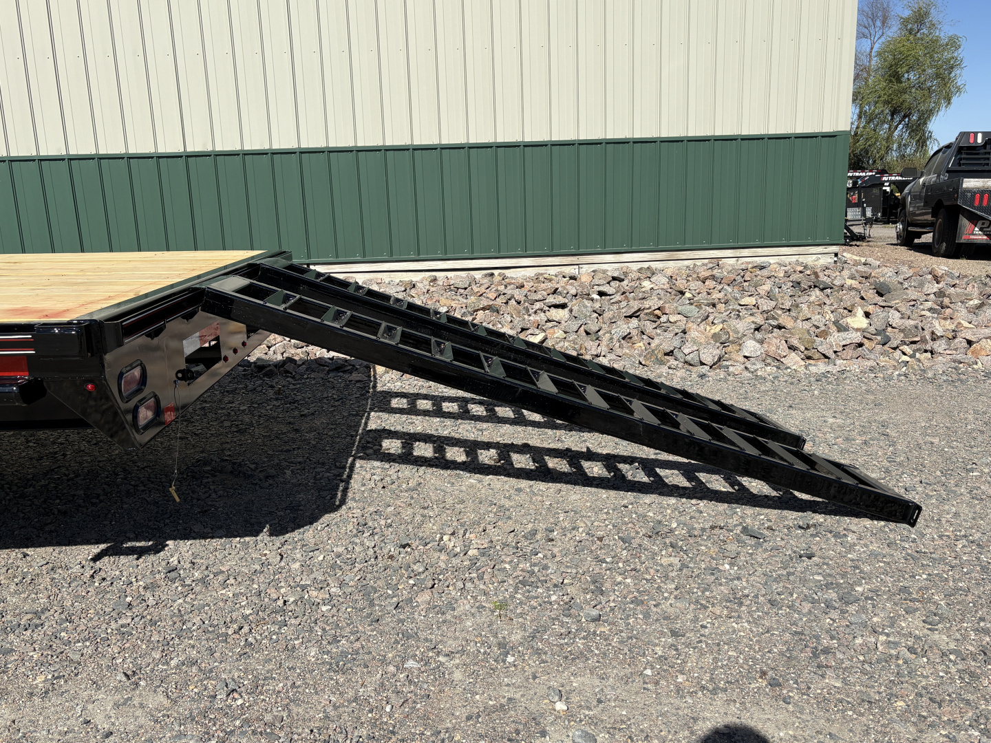 New 2026 24' 14k Diamond C Deckover Trailer