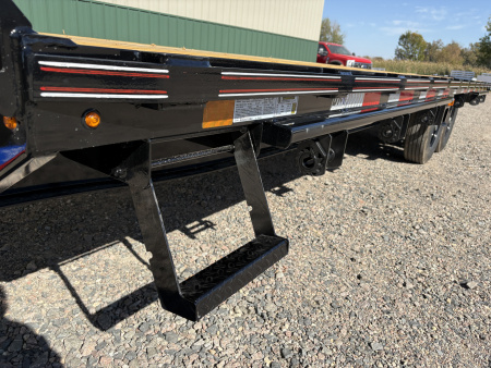 New 2026 24' 14k Diamond C Deckover Trailer
