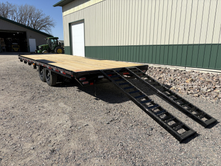 New 2026 24' 14k Diamond C Deckover Trailer