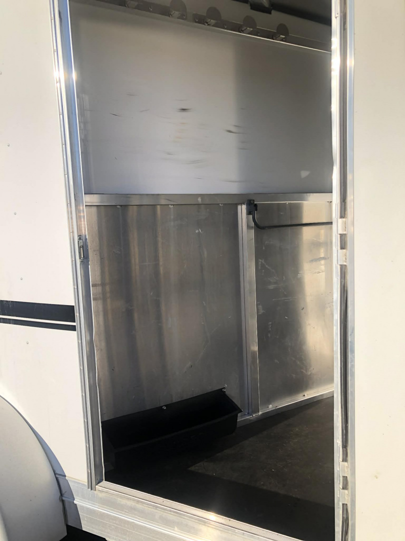 Used 2015 CM Horse Trailer