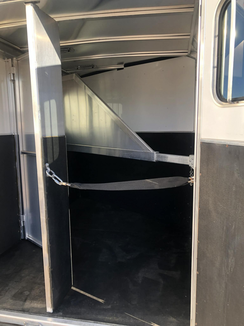 Used 2015 CM Horse Trailer
