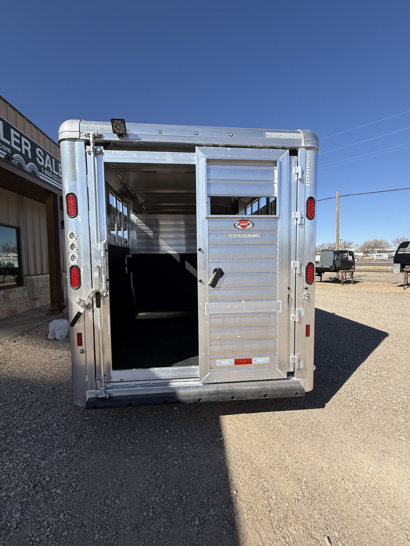 Used 2026 Hart Trailer LARIAT Horse Trailer