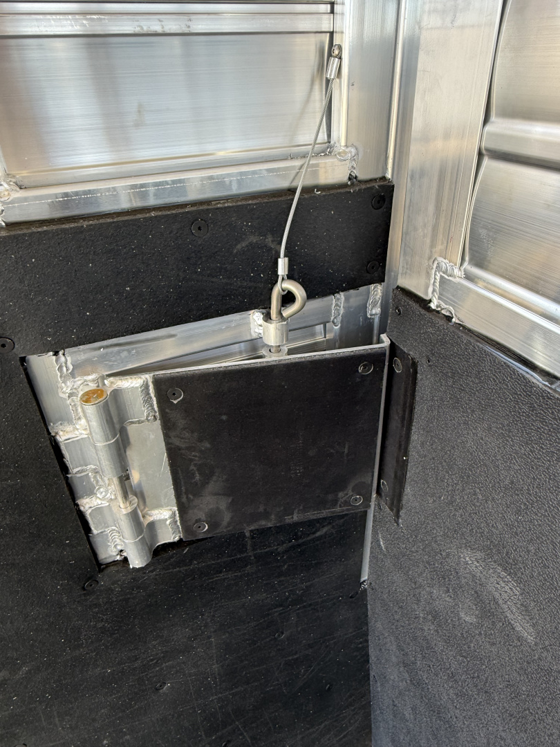 Used 2026 Hart Trailer LARIAT Horse Trailer
