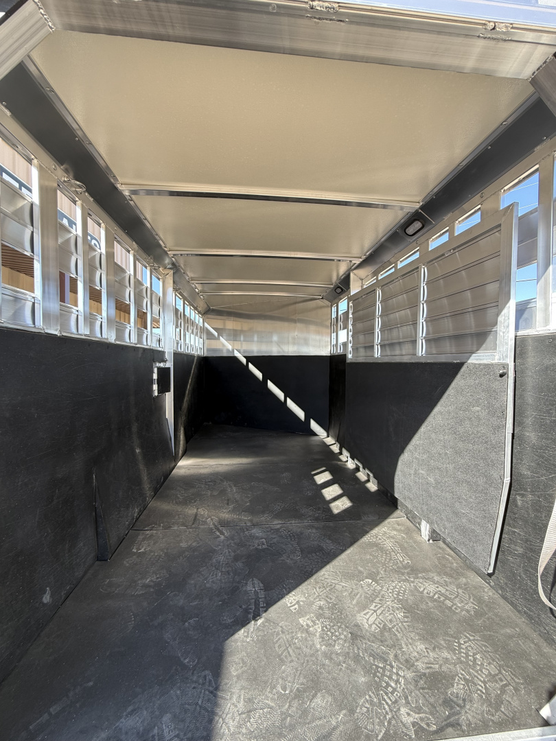 Used 2026 Hart Trailer LARIAT Horse Trailer