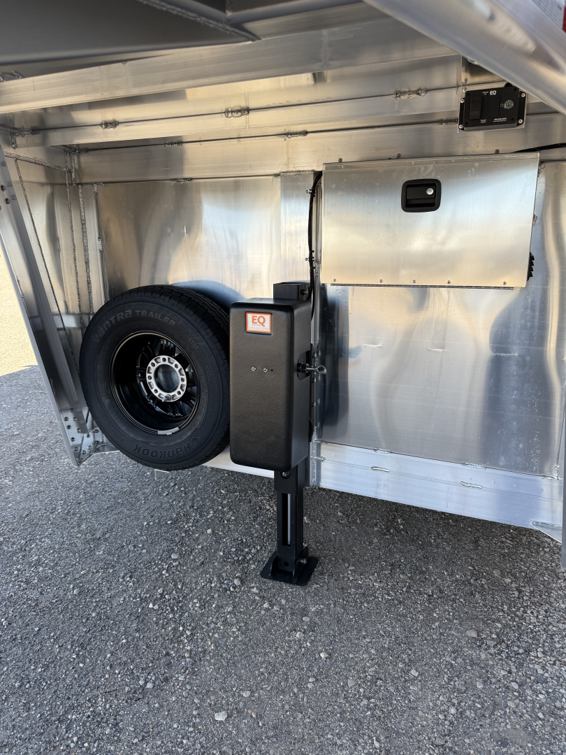 Used 2026 Hart Trailer LARIAT Horse Trailer