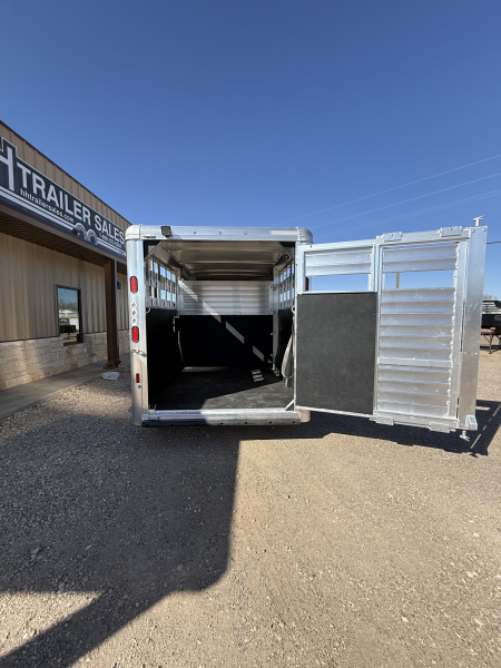 Used 2026 Hart Trailer LARIAT Horse Trailer
