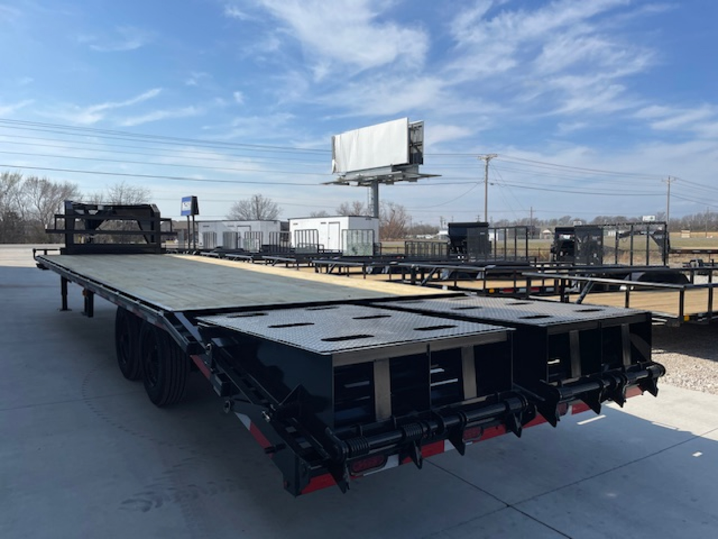 New 2026 DAVIDSON 102X30 (25+5) DECKOVER GOOSENECK (2) TANDEM 8000lb AXLES, GVWR 16,000lbs, MONSTER RAMPS