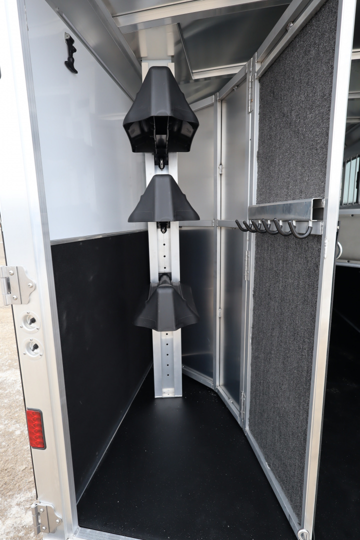 New 2026 Featherlite Trailers 9400 3 Horse Horse Trailer