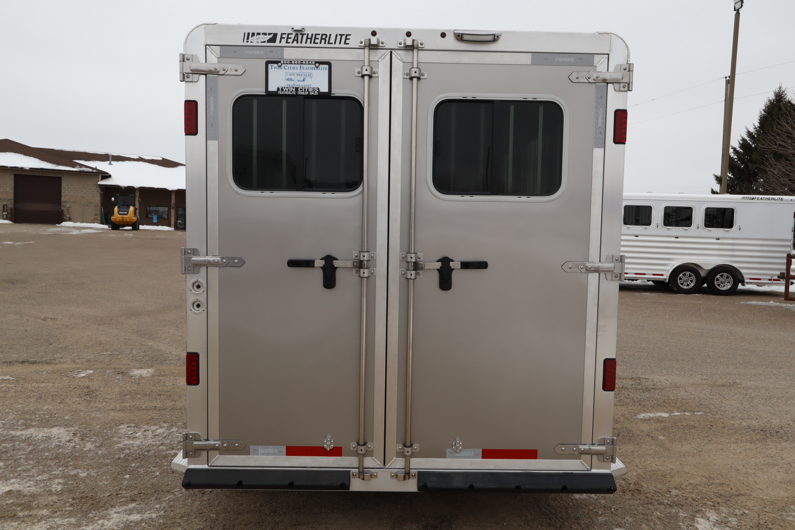 New 2026 Featherlite Trailers 9400 3 Horse Horse Trailer