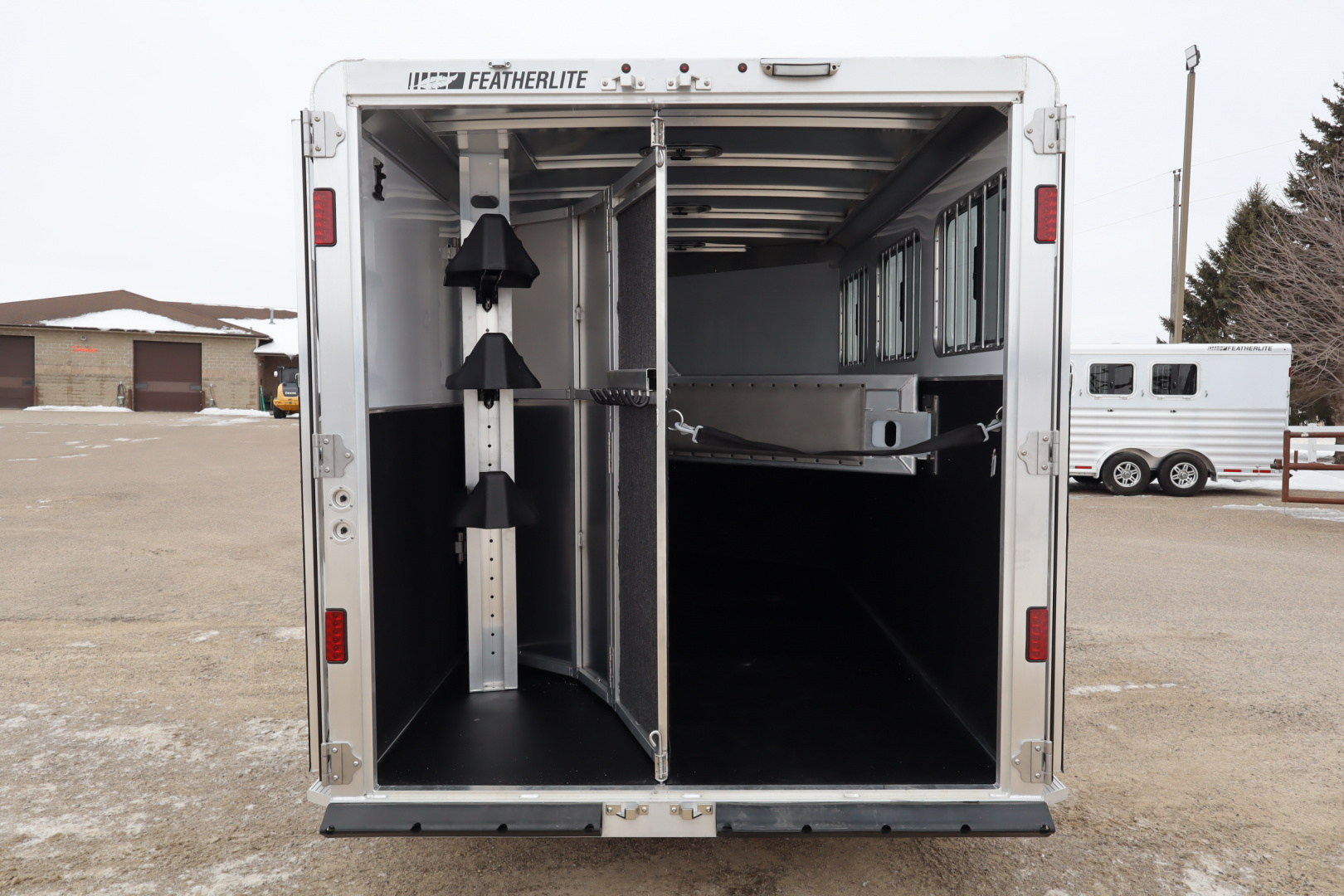 New 2026 Featherlite Trailers 9400 3 Horse Horse Trailer