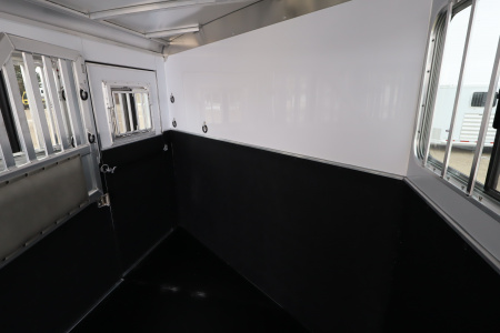 New 2026 Featherlite Trailers 9400 3 Horse Horse Trailer