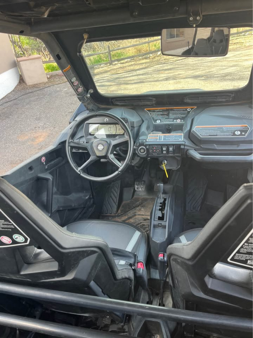 Used 2025 Can Am Commander Max XT 700 Side by Side (Utility)