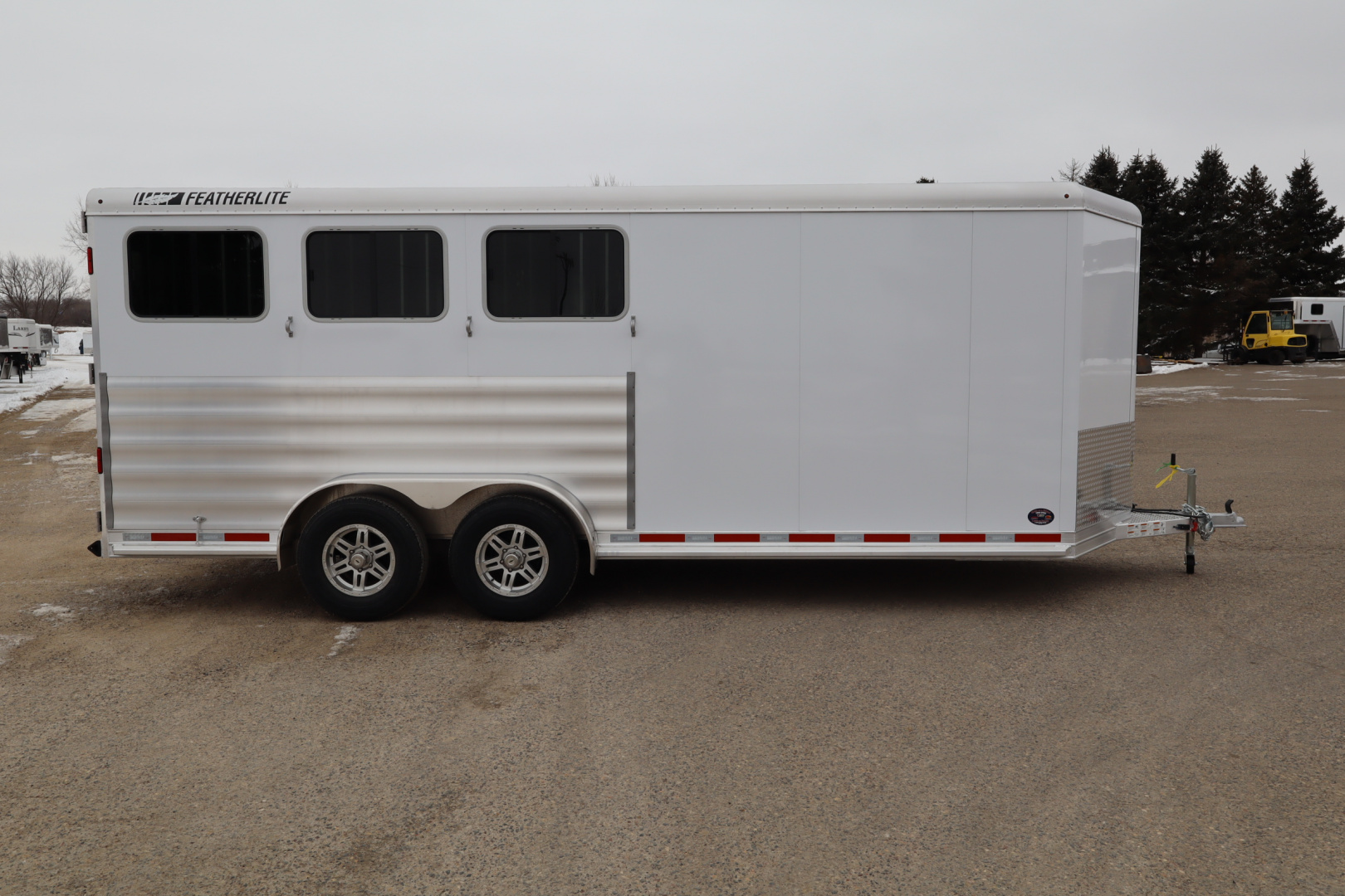 New 2026 Featherlite Trailers 9400 3 Horse Horse Trailer