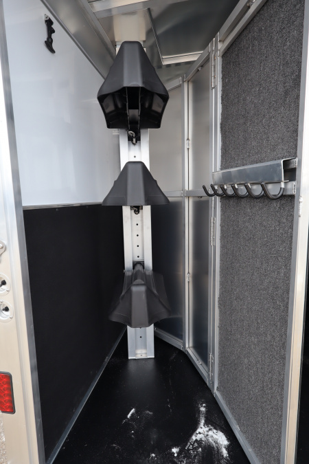 New 2026 Featherlite Trailers 9400 3 Horse Horse Trailer