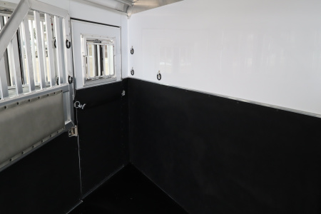 New 2026 Featherlite Trailers 9400 3 Horse Horse Trailer