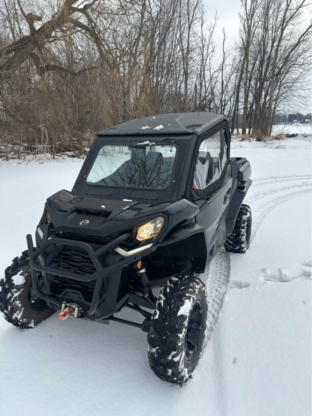 Used 2025 Can Am Commander XT 700 Side by Side (Utility)