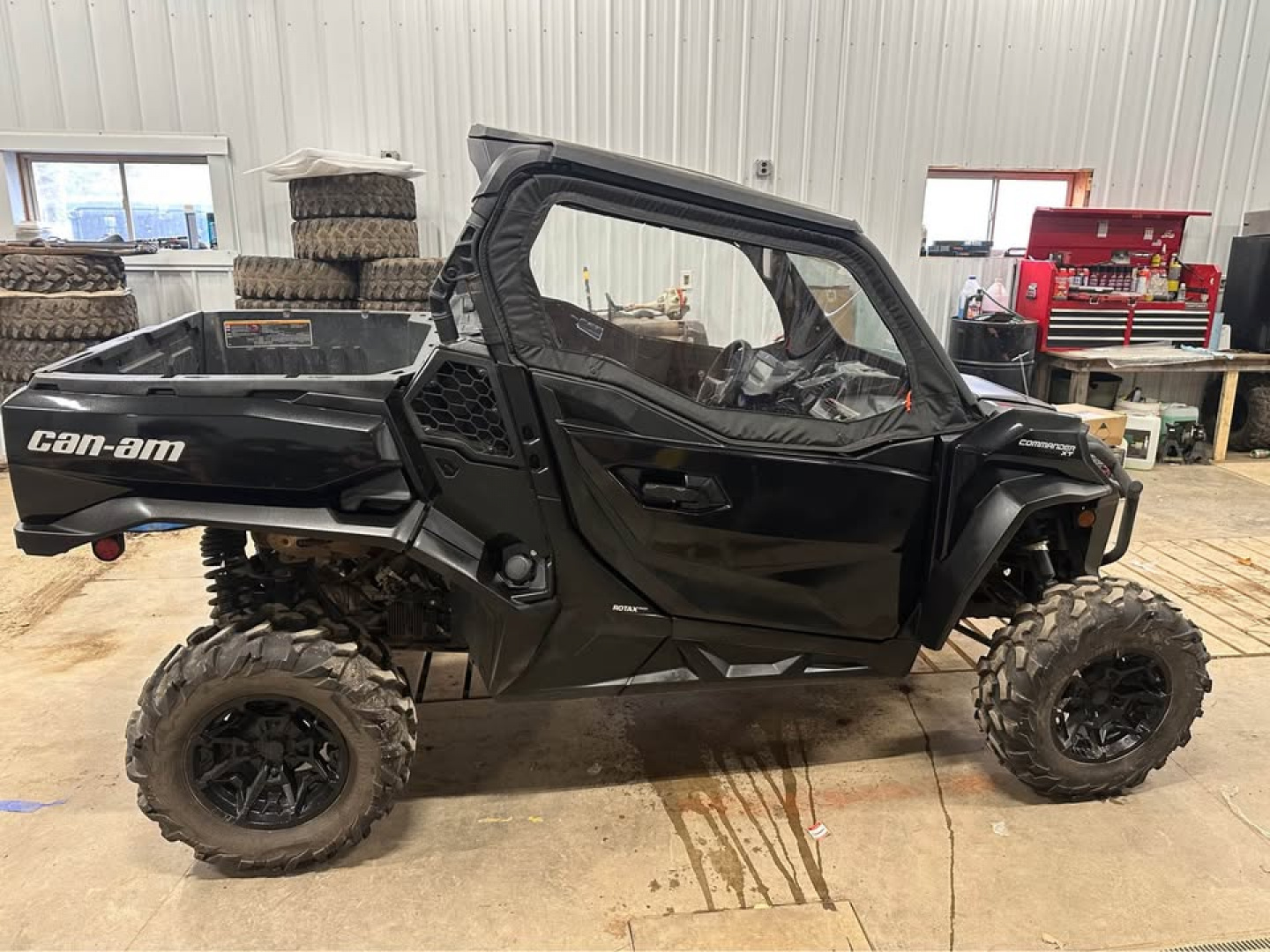 Used 2025 Can Am Commander XT 700 Side by Side (Utility) Enclosed/heat