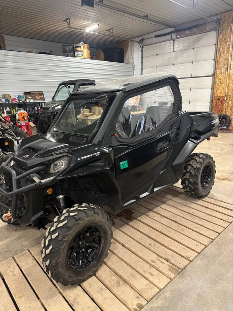 Used 2025 Can Am Commander XT 700 Side by Side (Utility) Enclosed/heat