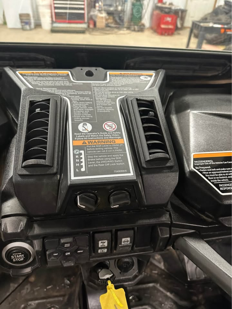 Used 2025 Can Am Commander XT 700 Side by Side (Utility) Enclosed/heat