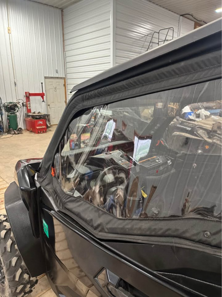 Used 2025 Can Am Commander XT 700 Side by Side (Utility) Enclosed/heat