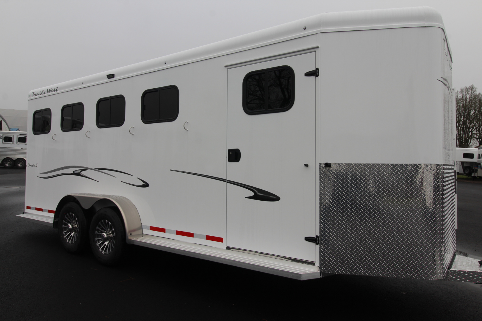 New 2026 Trails West Classic II 4 Horse Extra Tall Trailer - Escape Door - Lined and Insulated
