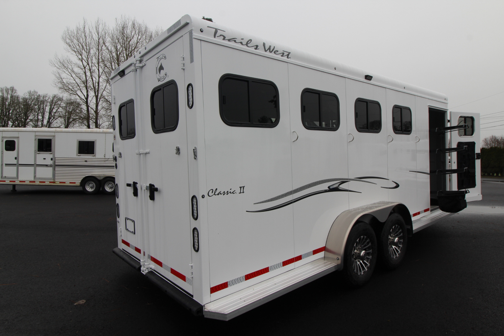 New 2026 Trails West Classic II 4 Horse Extra Tall Trailer - Escape Door - Lined and Insulated