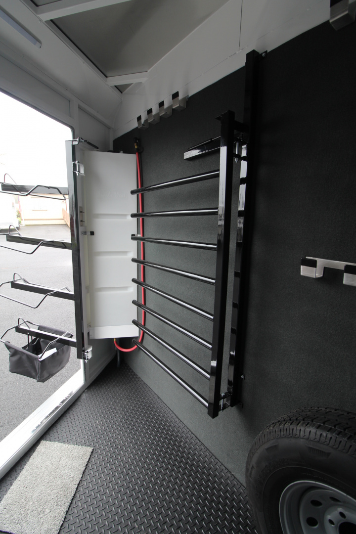 New 2026 Trails West Classic II 4 Horse Extra Tall Trailer - Escape Door - Lined and Insulated