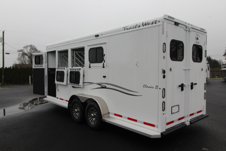 New 2026 Trails West Classic II 4 Horse Extra Tall Trailer - Escape Door - Lined and Insulated