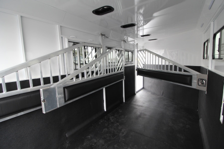 New 2026 Trails West Classic II 4 Horse Extra Tall Trailer - Escape Door - Lined and Insulated