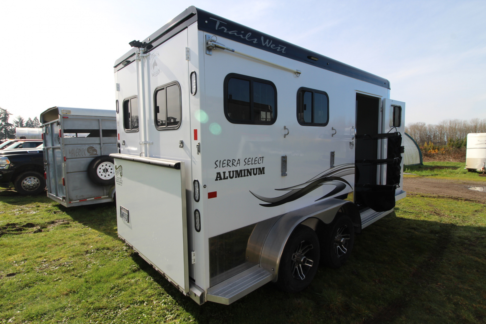 Used 2021 Trails West Sierra Select II Horse Trailer - Ramp - Fans - Camera - Hi-Tie - Lined and Insulated