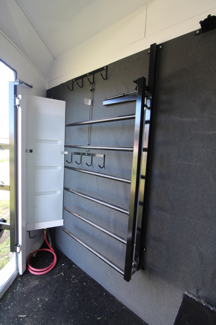 Used 2021 Trails West Sierra Select II Horse Trailer - Ramp - Fans - Camera - Hi-Tie - Lined and Insulated