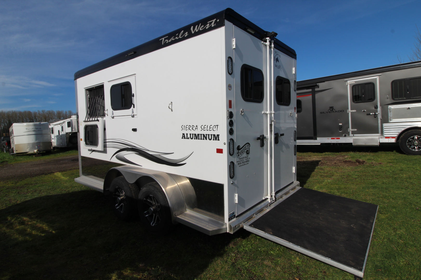 Used 2021 Trails West Sierra Select II Horse Trailer - Ramp - Fans - Camera - Hi-Tie - Lined and Insulated