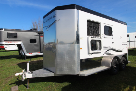 Used 2021 Trails West Sierra Select II Horse Trailer - Ramp - Fans - Camera - Hi-Tie - Lined and Insulated