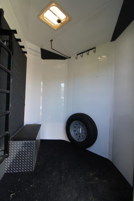 Used 2021 Trails West Sierra Select II Horse Trailer - Ramp - Fans - Camera - Hi-Tie - Lined and Insulated