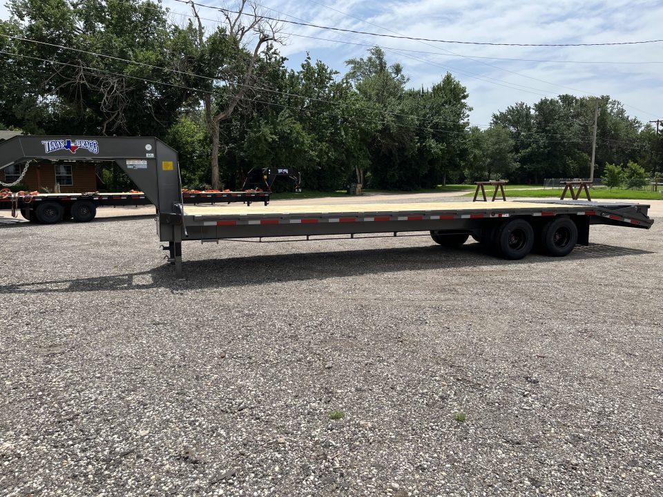 New 2026 Texas Bragg Trailers 102"x30' Deckover Gooseneck