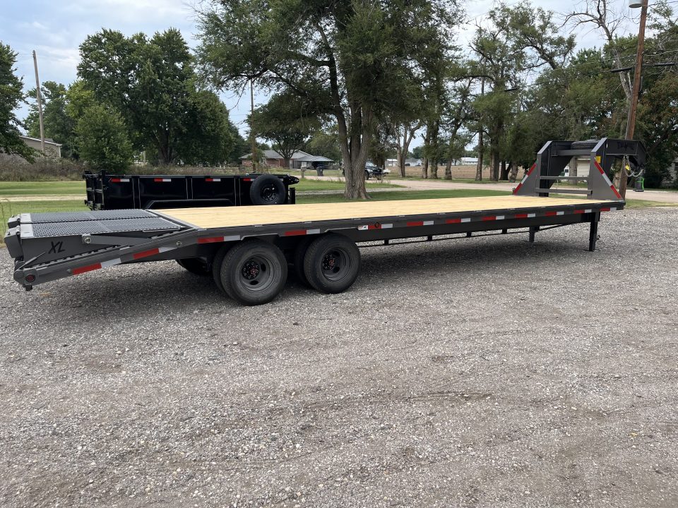 New 2026 Texas Bragg Trailers 102"x30' Deckover Gooseneck