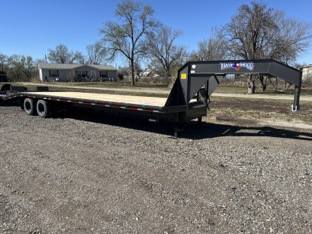 New 2026 Texas Bragg Trailers 102 x30' Deckover Gooseneck