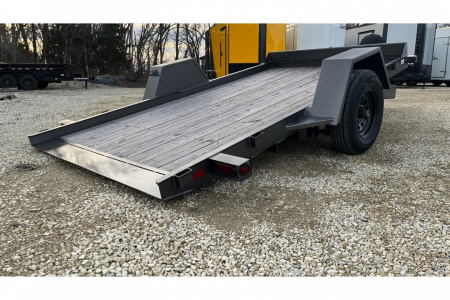 New 2025 HET 5200# - 80'' x 12' Tilt Equipment Trailer - Texas Bragg Trailers