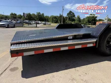 New #001352 2026 LOAD TRAIL CZ 22 X 83 TANDEM AXLE 10K STEEL FLOOR CAR HAULER W/ ALUMINUM TRIM PACKAGE