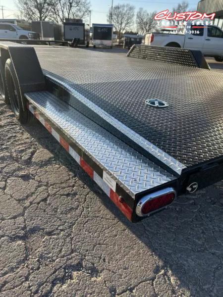 New #001842 2026 LOAD TRAIL CZ 22 X 83 TANDEM AXLE 7K STEEL FLOOR CAR HAULER W/ ALUMINUM TRIM PACKAGE