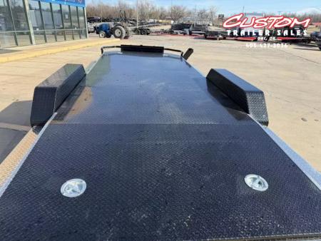 New #003892 2026 LOAD TRAIL CZ 20 X 83 TANDEM AXLE 10K STEEL FLOOR CAR HAULER W/ ALUMINUM TRIM