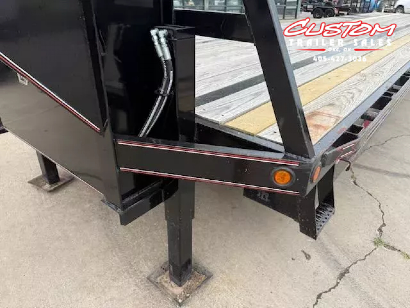 Used #033635 USED 2023 DIAMOND T DTF 40 X 102 DUAL TANDEM 20K STRAIGHT DECK GOOSENECK