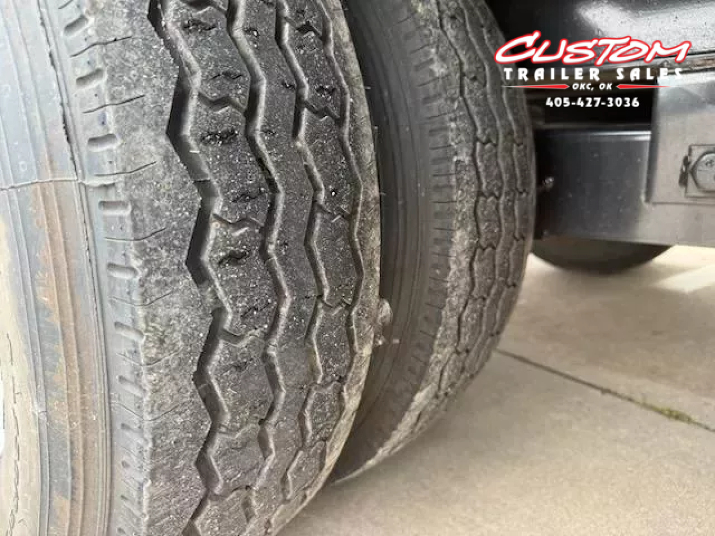 Used #033635 USED 2023 DIAMOND T DTF 40 X 102 DUAL TANDEM 20K STRAIGHT DECK GOOSENECK